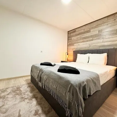 R5 Patio 2 Bedrooms Free Parking Apartmán
