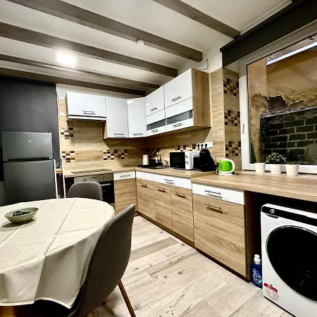 Διαμέρισμα R5 Patio 2 Bedrooms Free Parking *