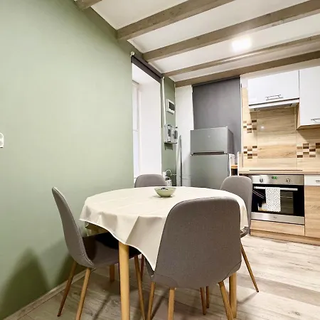 アパート R5 Patio 2 Bedrooms Free Parking ブダペスト