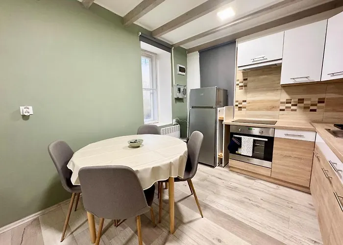 R5 Patio 2 Bedrooms Free Parking Apartament *