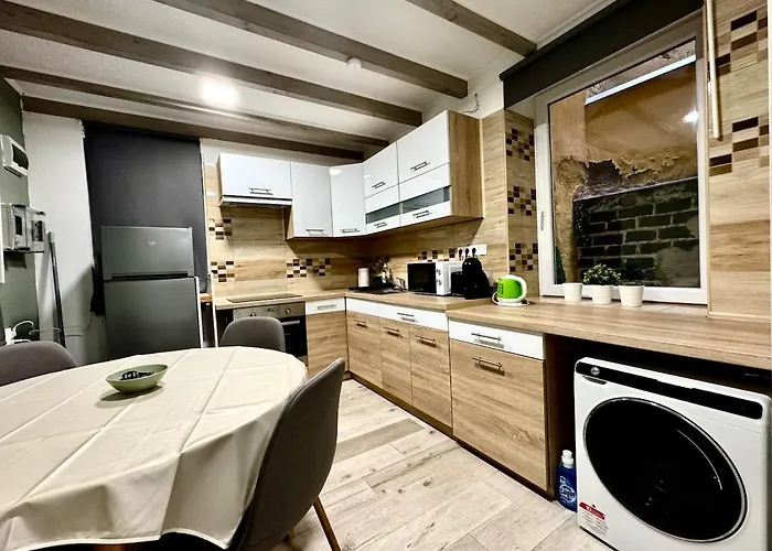 Apartament R5 Patio 2 Bedrooms Free Parking *