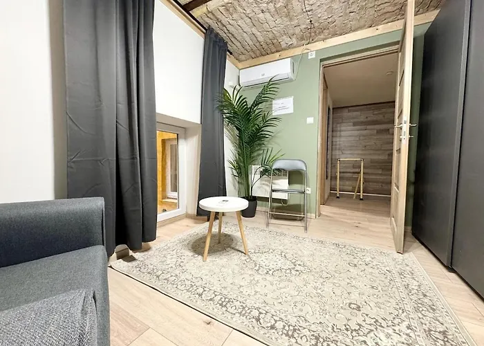 R5 Patio 2 Bedrooms Free Parking Apartament *