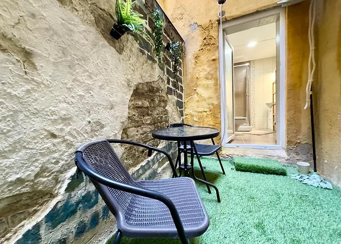 R5 Patio 2 Bedrooms Free Parking Budapeszt
