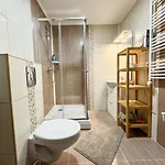 R5 Patio 2 Bedrooms Free Parking Будапешт