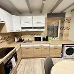 Апартаменты R5 Patio 2 Bedrooms Free Parking Будапешт