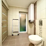 R5 Patio 2 Bedrooms Free Parking Апартаменты