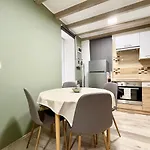 Апартаменты R5 Patio 2 Bedrooms Free Parking Будапешт
