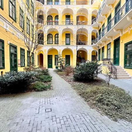 Apartman R5 Patio 2 Bedrooms Free Parking
