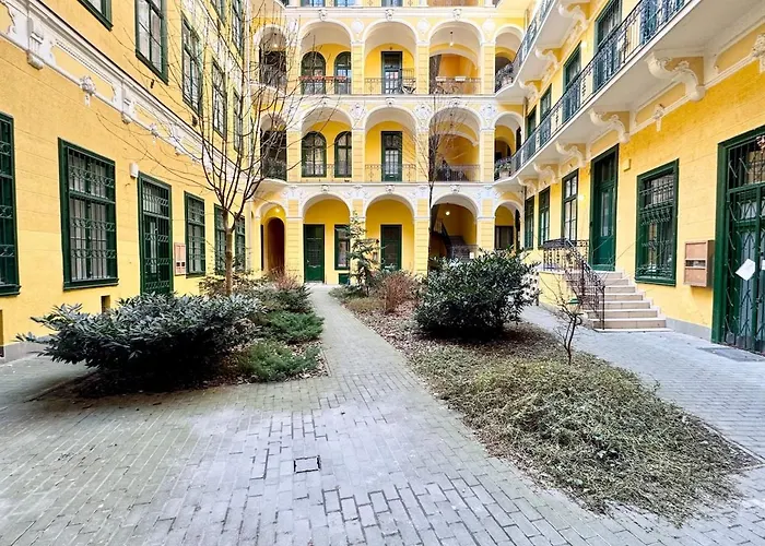 Appartement R5 Patio 2 Bedrooms Free Parking