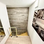 R5 Patio 2 Bedrooms Free Parking